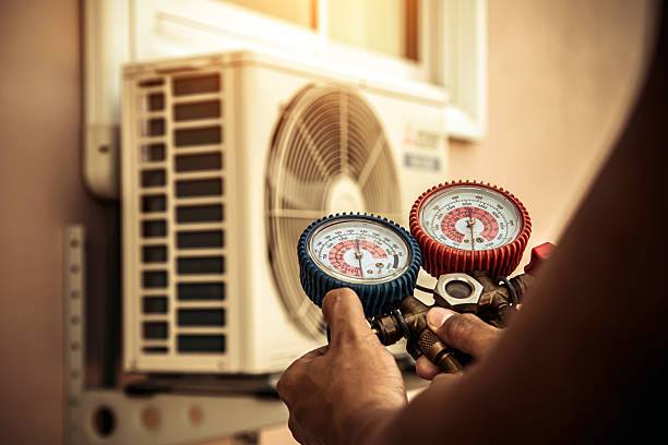Professional Hvac Repair technician working in Kerens, TX
